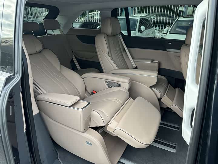 Фото 12 - XPeng X9