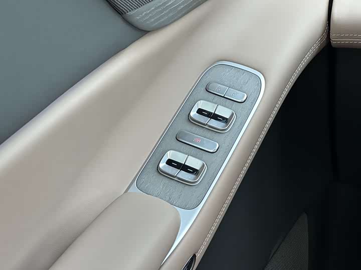 Фото 20 - XPeng X9