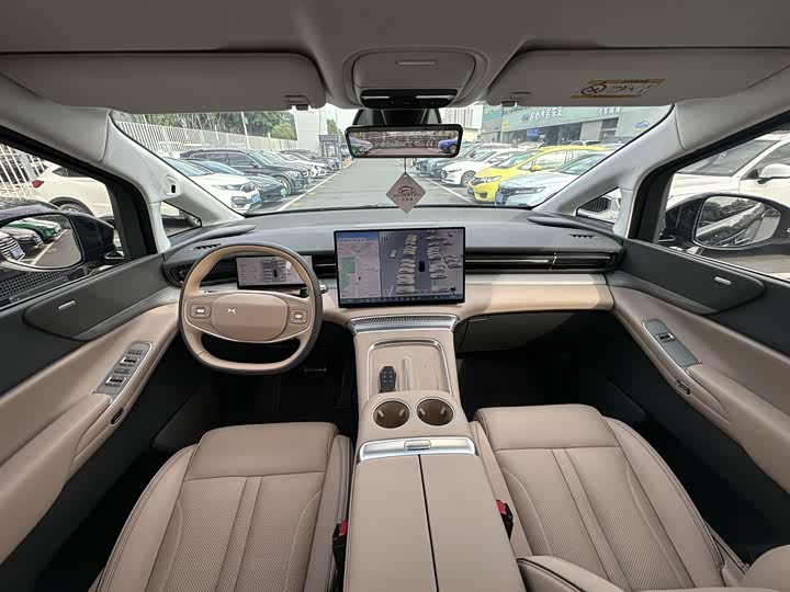 Фото 21 - XPeng X9