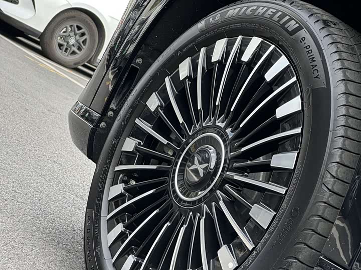 Фото 33 - XPeng X9