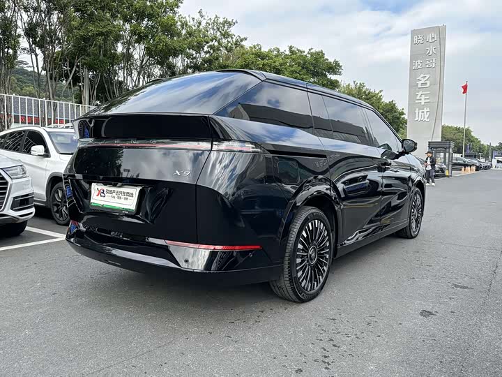 Фото 6 - XPeng X9