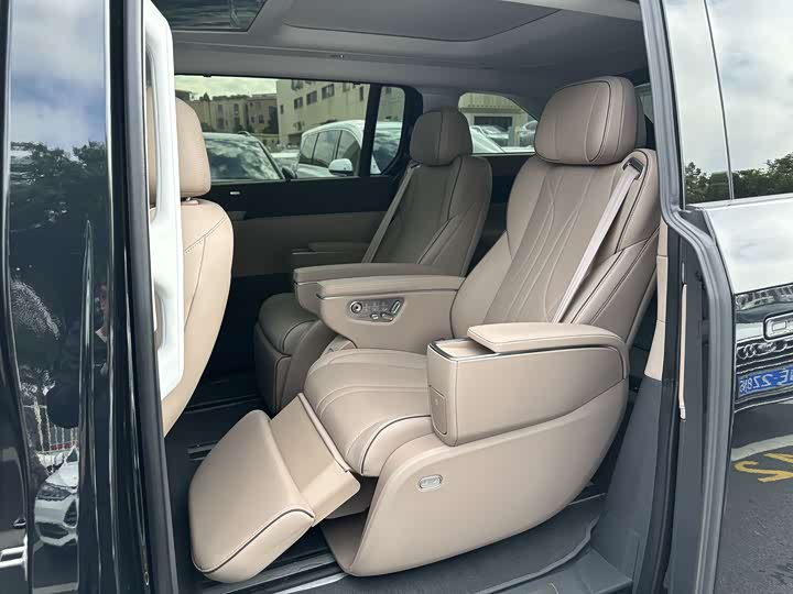 Фото 8 - XPeng X9