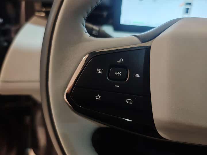 Фото 9 - Changan UNI-Z Hybrid