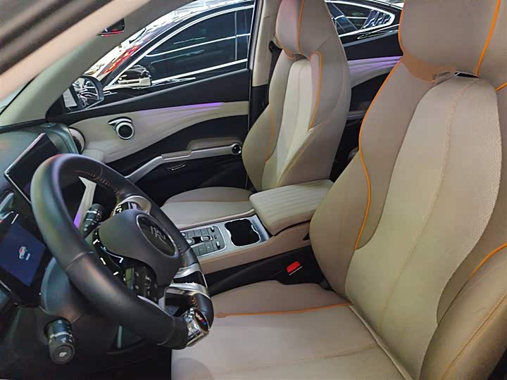 Фото 15 - BYD Yuan Plus