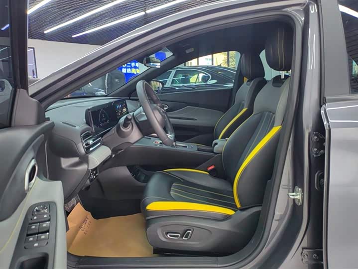 Фото 9 - GAC Trumpchi Empow R