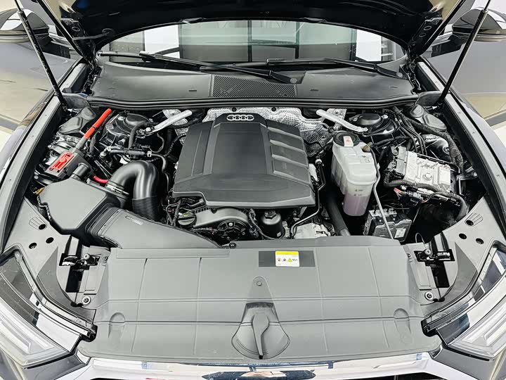 Фото 11 - Audi A6L