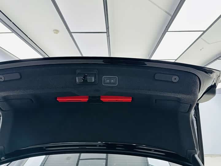 Фото 13 - Audi A6L