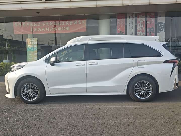 Фото 3 - Toyota Sienna