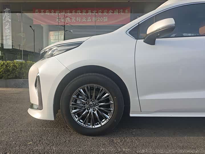 Фото 7 - Toyota Sienna