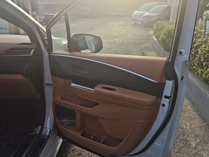 Фото 8 - Toyota Sienna