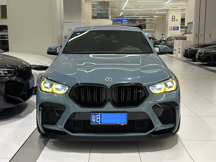 Фото 2 - BMW X6 M