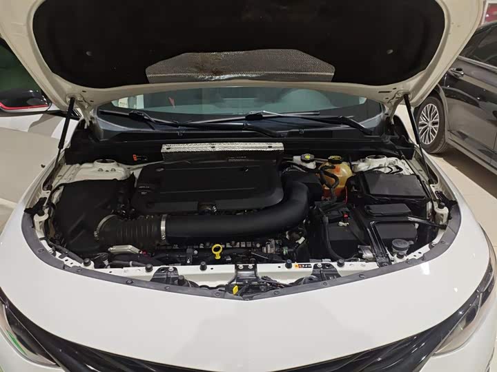 Фото 20 - Chevrolet Malibu XL