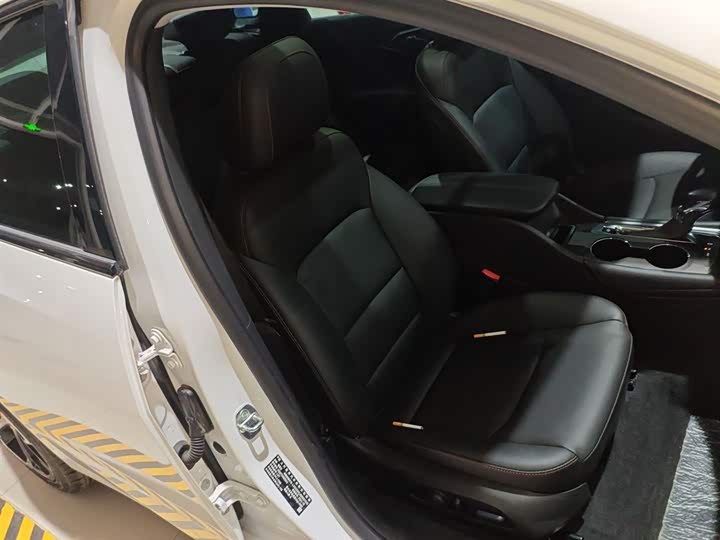 Фото 25 - Chevrolet Malibu XL