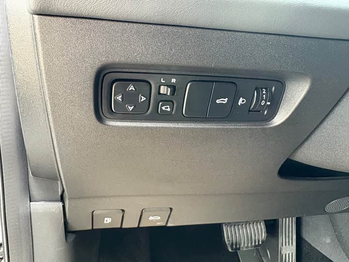 Фото 10 - Changan UNI-V