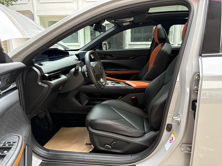 Фото 11 - Changan UNI-V