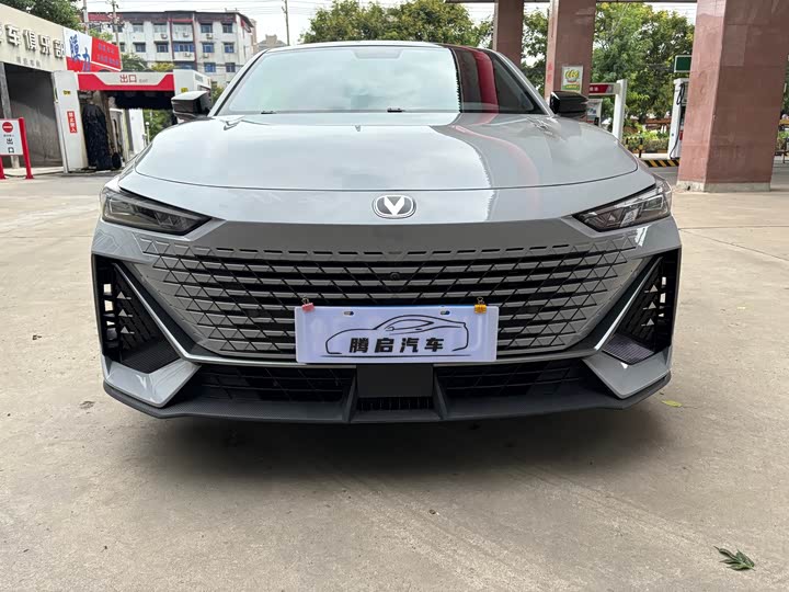 Фото 2 - Changan UNI-V