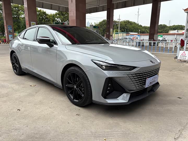 Фото 3 - Changan UNI-V