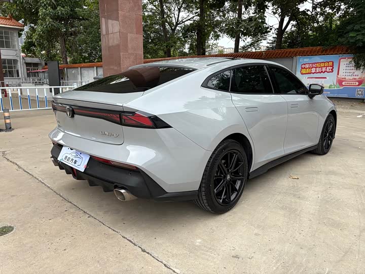 Фото 5 - Changan UNI-V