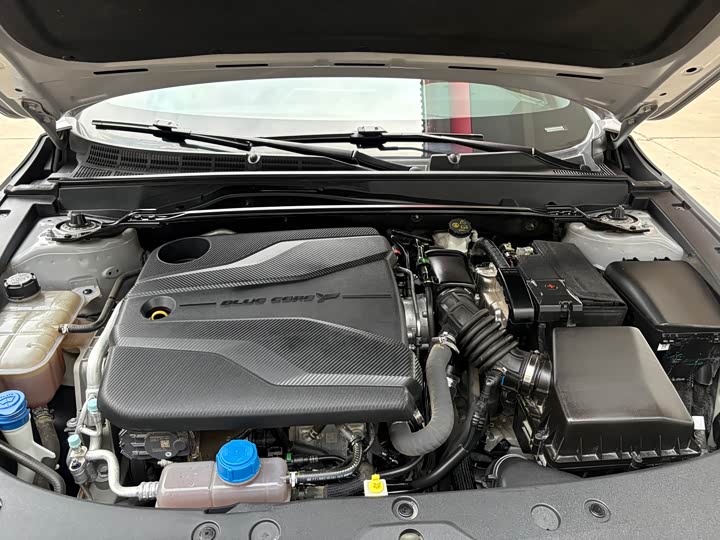 Фото 9 - Changan UNI-V