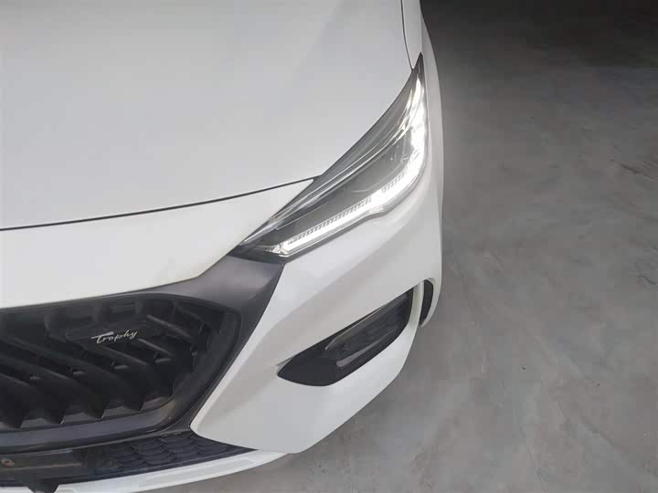 Фото 24 - MG Motor 6