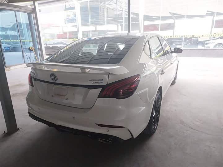 Фото 7 - MG Motor 6