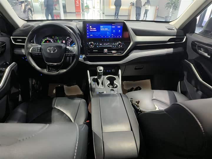 Фото 10 - Toyota Highlander