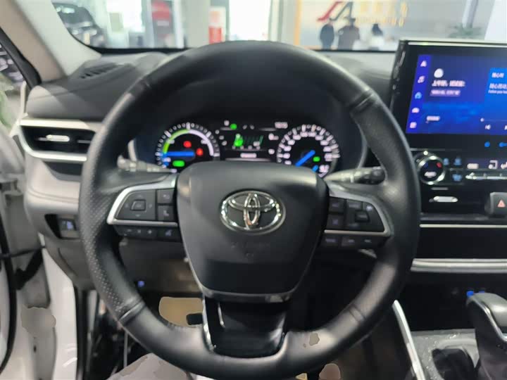 Фото 11 - Toyota Highlander