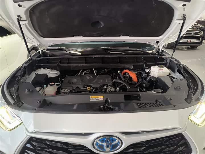 Фото 20 - Toyota Highlander