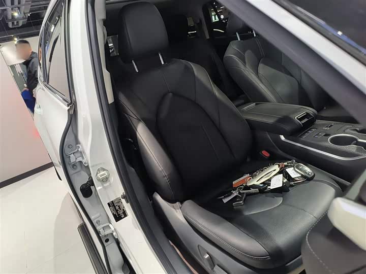 Фото 25 - Toyota Highlander