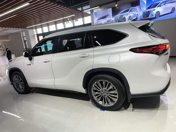 Фото 5 - Toyota Highlander