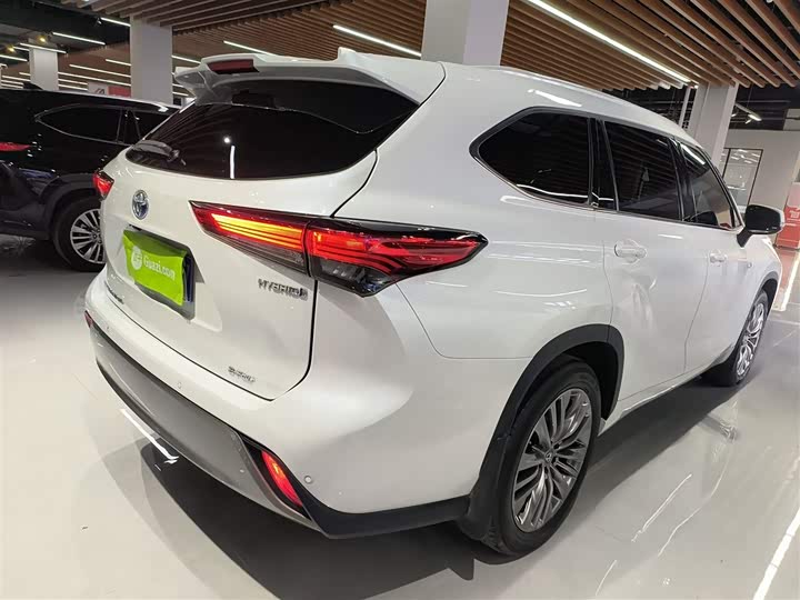 Фото 7 - Toyota Highlander