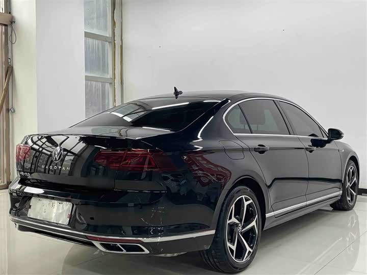 Фото 5 - Volkswagen Magotan