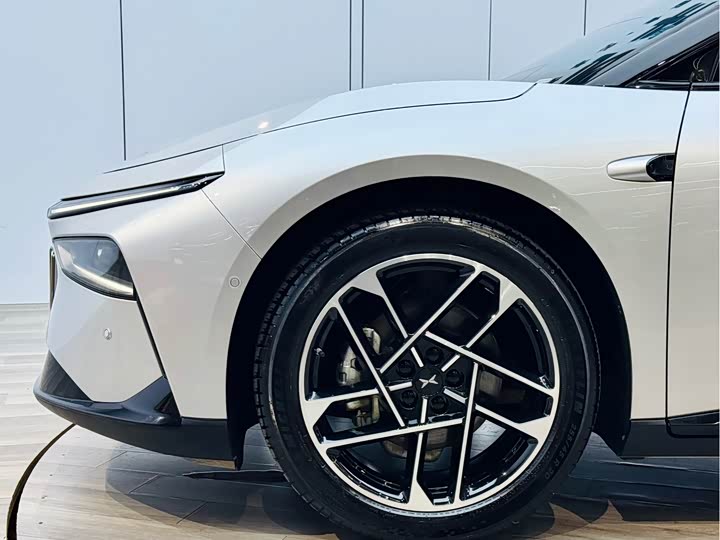 Фото 27 - XPeng F57