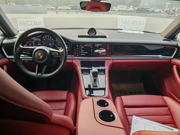 Фото 10 - Porsche Panamera