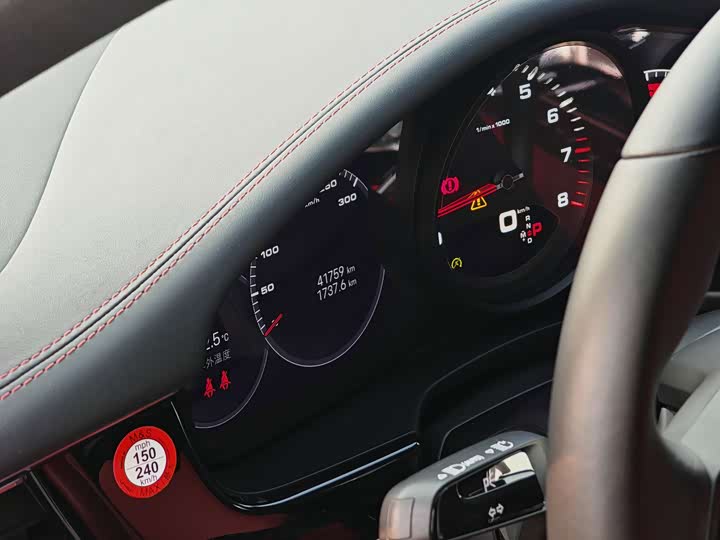 Фото 11 - Porsche Panamera