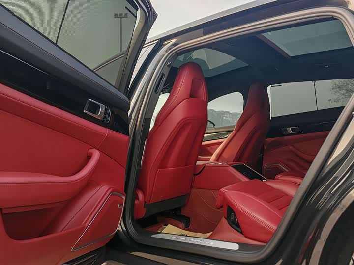 Фото 8 - Porsche Panamera