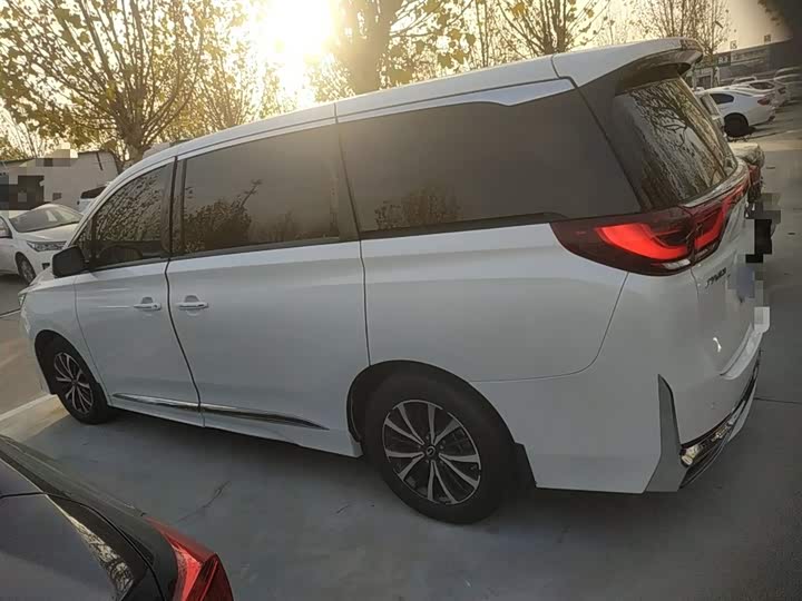 Фото 5 - GAC Trumpchi M8