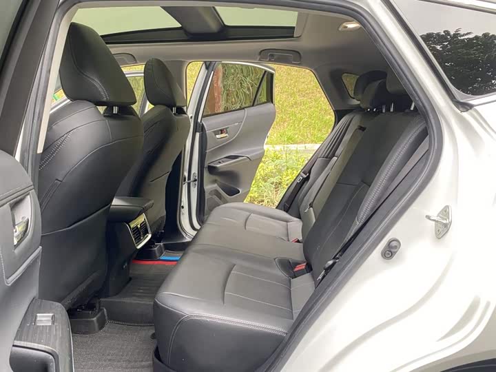 Фото 11 - Toyota Harrier