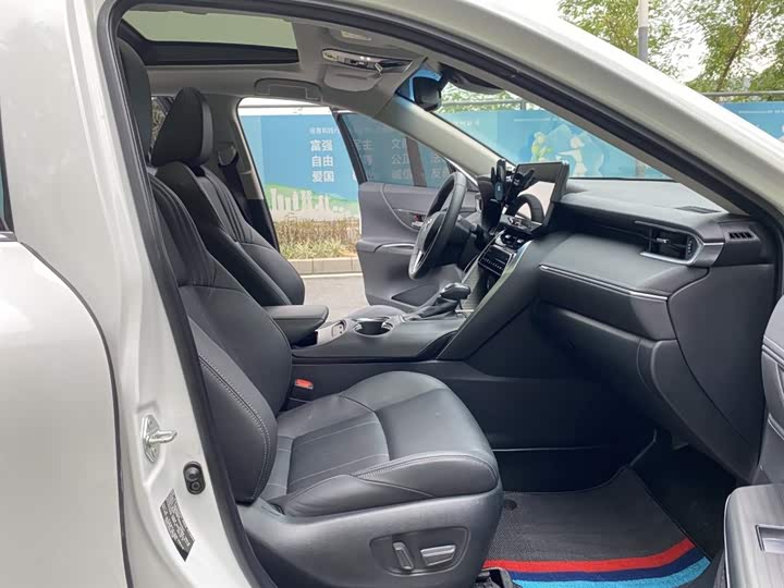 Фото 14 - Toyota Harrier