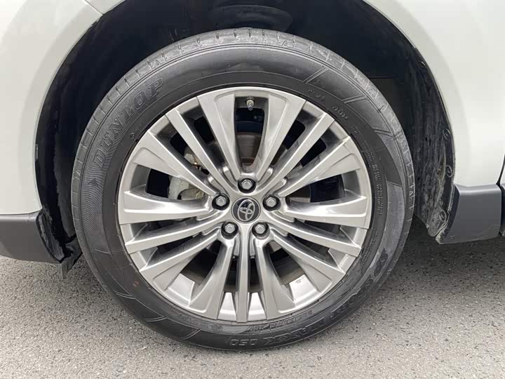 Фото 16 - Toyota Harrier