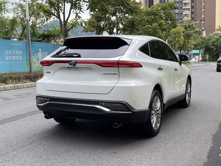 Фото 4 - Toyota Harrier