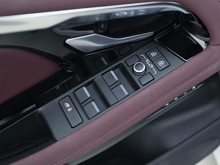 Фото 14 - Land Rover Range Rover Evoque L Hybrid