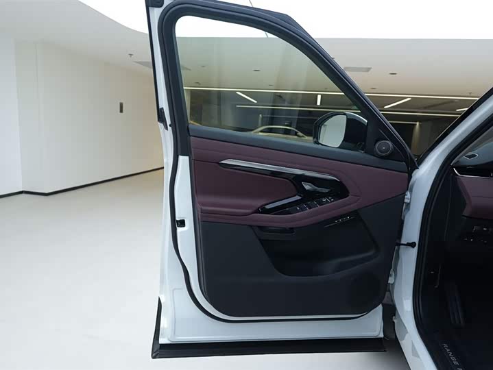 Фото 18 - Land Rover Range Rover Evoque L Hybrid