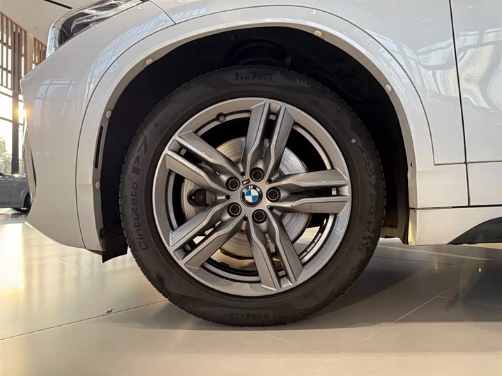 Фото 17 - BMW X2