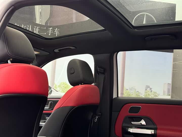 Фото 12 - Mercedes-Benz GLB-Class AMG