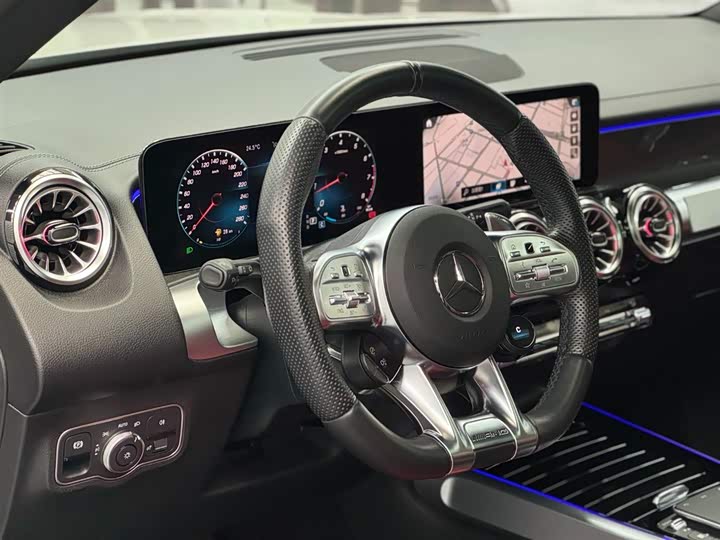 Фото 7 - Mercedes-Benz GLB-Class AMG