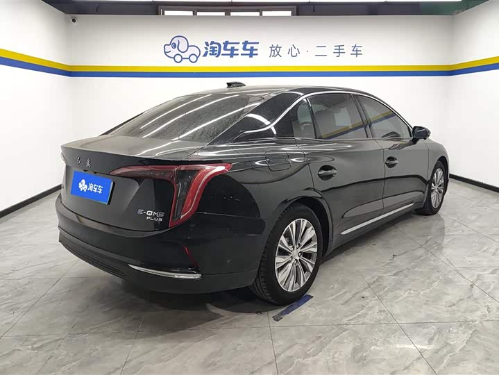 Фото 3 - Hongqi E-QM5