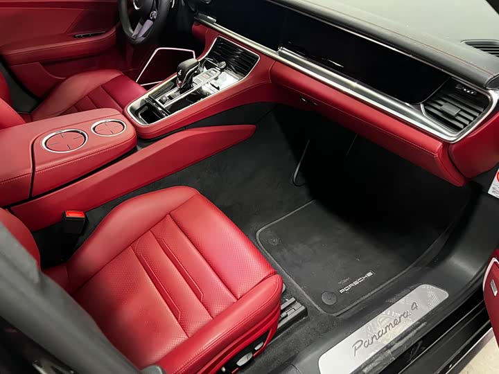Фото 15 - Porsche Panamera