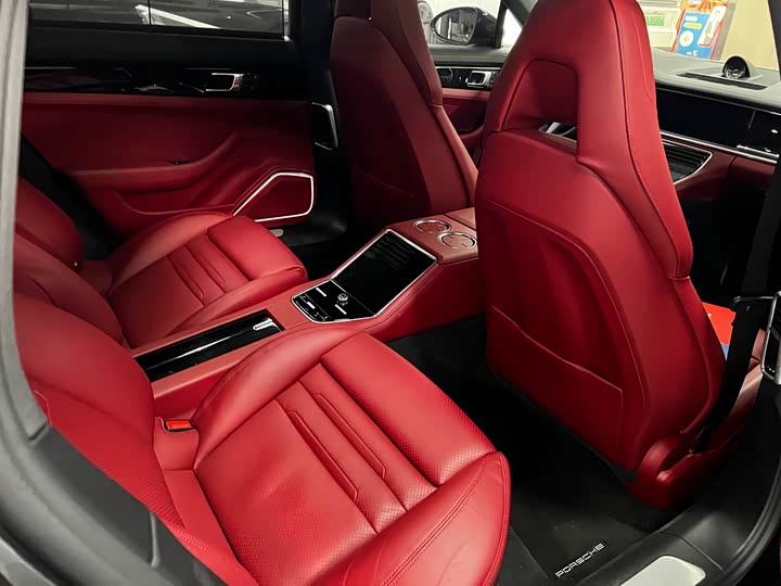 Фото 18 - Porsche Panamera