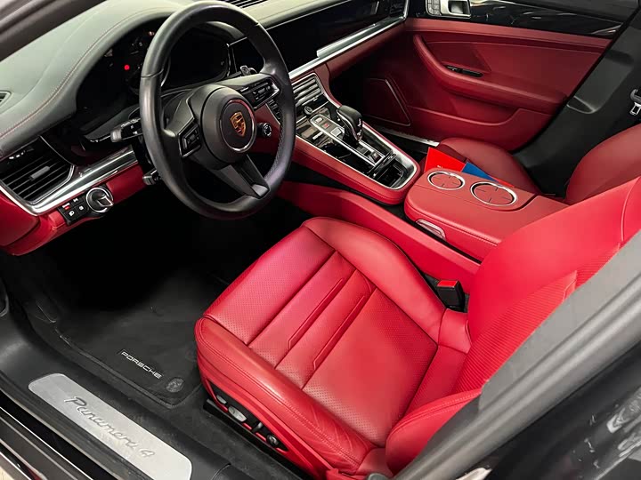 Фото 7 - Porsche Panamera